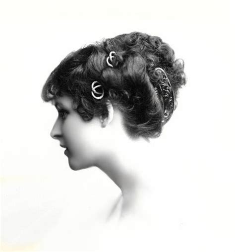 Time Traveling in Costume DRESSING LIKE IT'S 1915 Womens hairstyles
