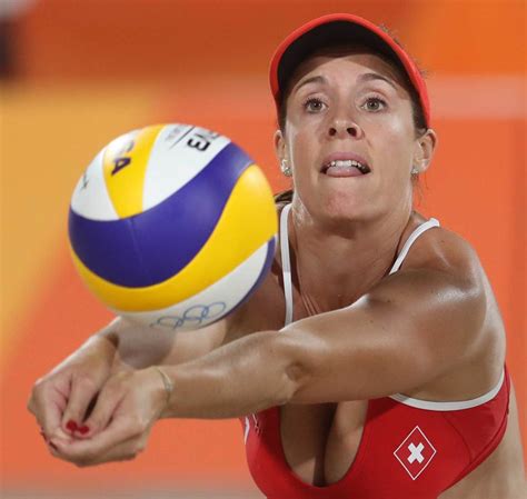 women's beach volleyball