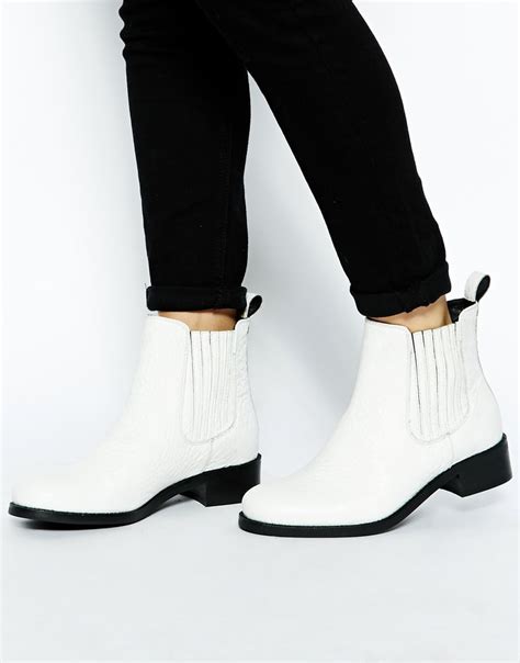 women's chelsea boots white