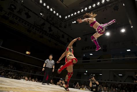 women wrestling in japan