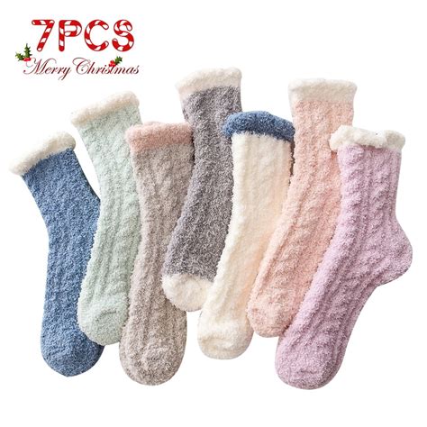Womens Fuzzy Cuff Socks