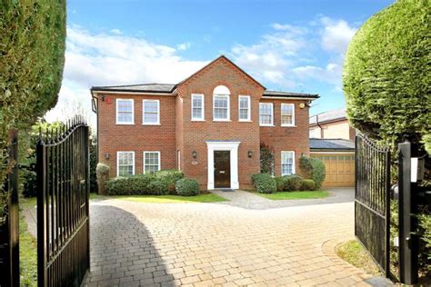 Wood End Close Farnham Common