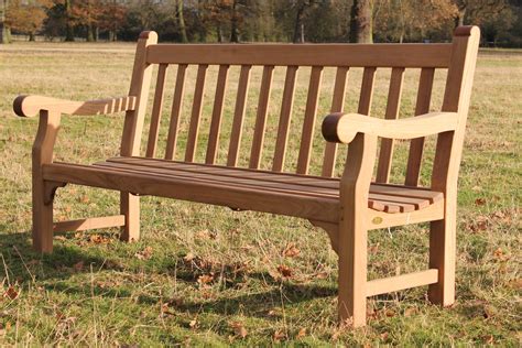 Wooden Bench Design: Enhancing Your Outdoor Space