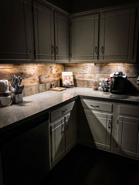 20 wood kitchen backsplashes with modern touches