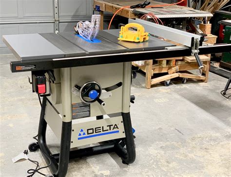 Woodstock offers handy hybrid table saw News
