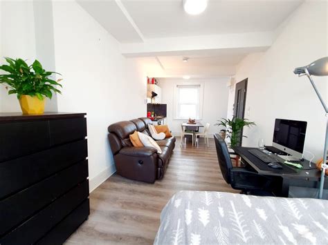 Woolwich Studio Flat