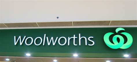 woolworths locations near me open now