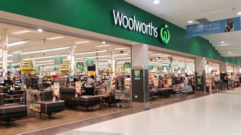 woolworths opening hours today rockhampton