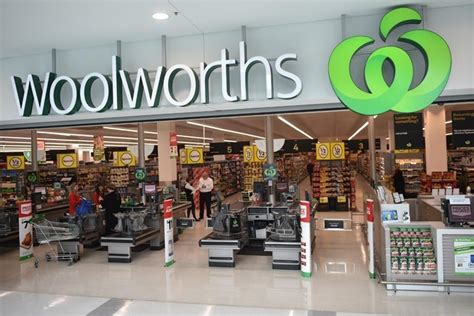 woolworths trading hours rockhampton