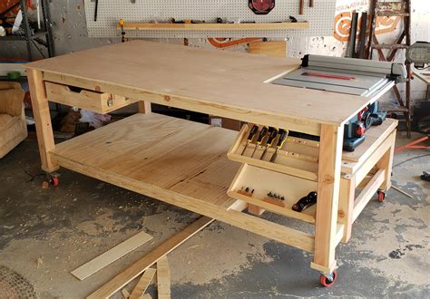 Workbench With Table Saw Built In