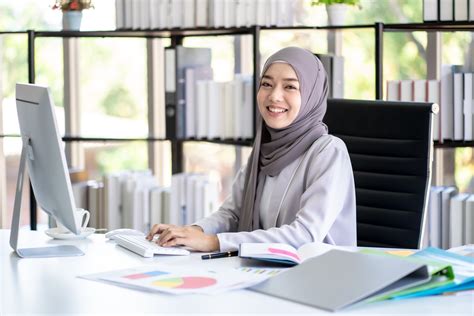 Working Women in Indonesia