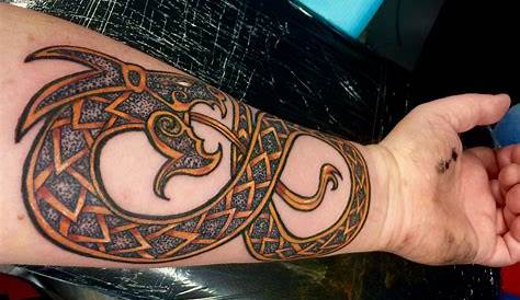 Midgårdsormen Arm tattoos celtic, Serpent tattoo, Axe tattoo