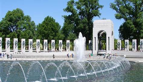 Photos of the World War II Memorial in Washington, DC