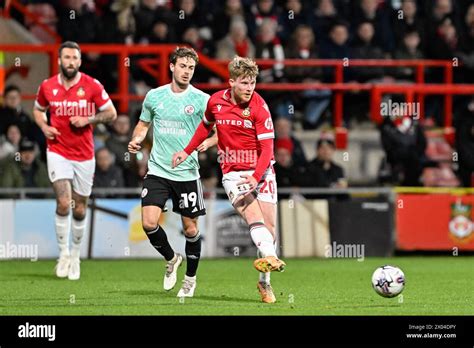 wrexham vs crawley town