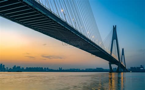 wuhan erqi yangtze river bridge