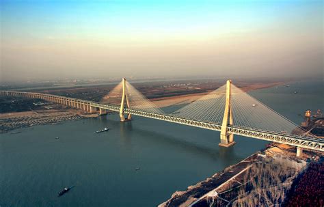 wuhan tianxingzhou yangtze river bridge