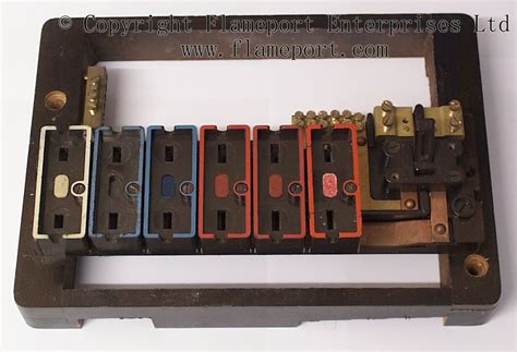 WYLEX TRADITIONAL REWIREABLE FUSEBOX. DIYnot Forums