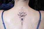 Hình xăm hoa sen đẹp ở sau gáy nữ Lotus Tattoo Mini tattoos, Xăm