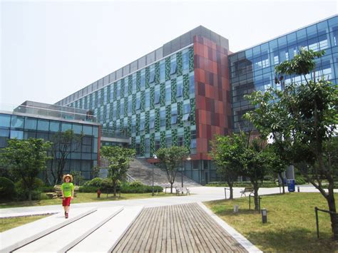 xi'an jiaotong liverpool university salary