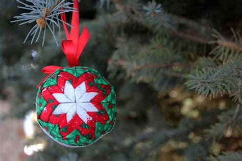 Xmas Tree Ornaments To Make
