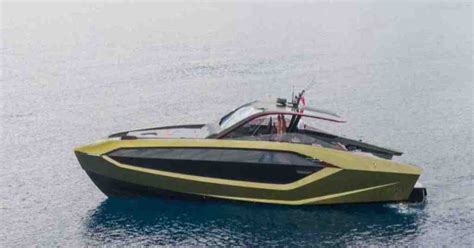 yacht de cyril hanouna