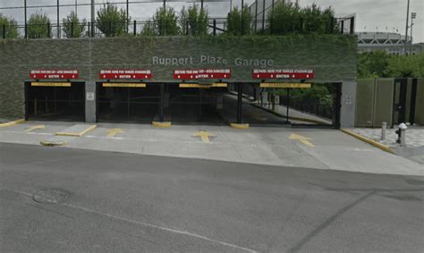 yankees stadium parking garage