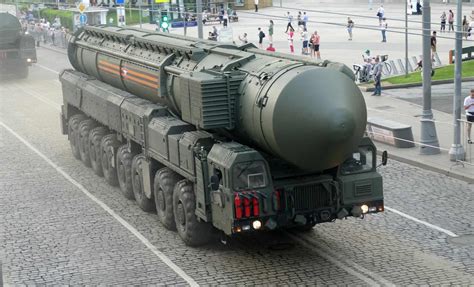 yars missile system vs iskander