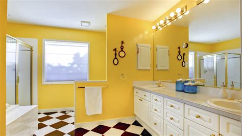 Brightly Dazzling Yellow Bathroom Ideas for Fresh Look SeemHome