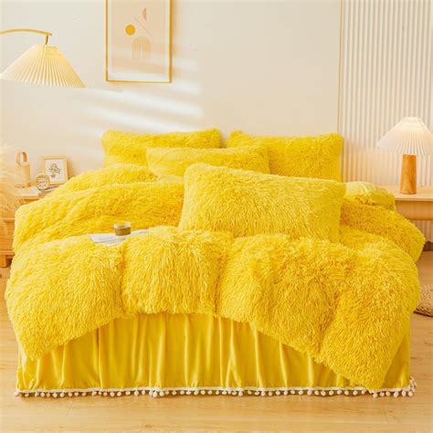 Yellow Fluffy Bed Set