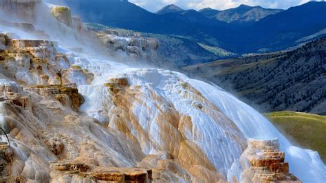 yellowstone mammoth hot springs webcam