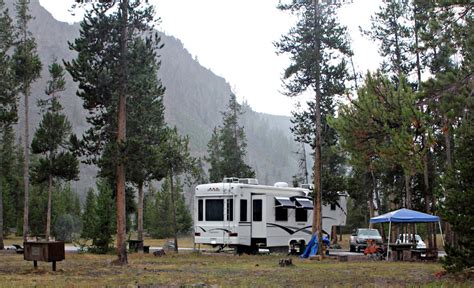 yellowstone national park campgrounds wyoming