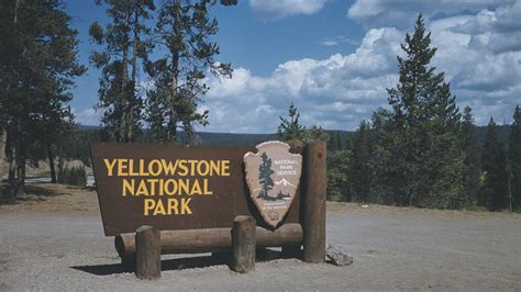 yellowstone national park warning