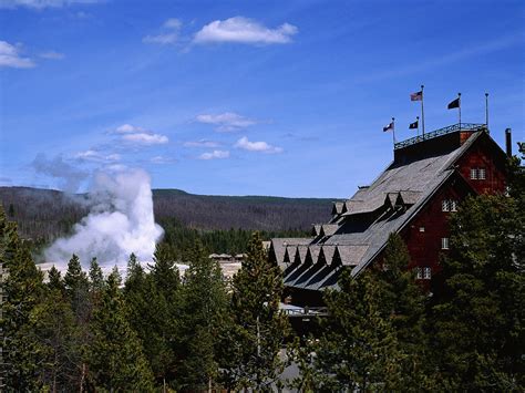 yellowstone park hotels close to old faithful