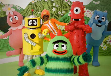 yo gabba gabba pink character name