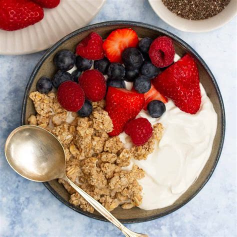 yogurt and granola breakfast ideas