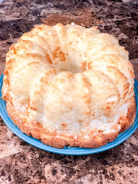 Easy Angel Food Cake in a Bundt Pan bundtcake in 2020 Angel food