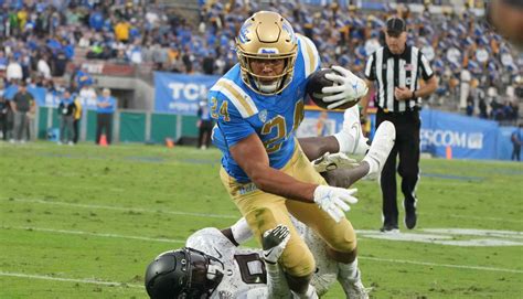 UCLA’s Zach remains limited at practice ahead of Pac12