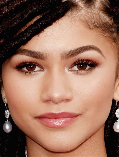 zendaya face close up