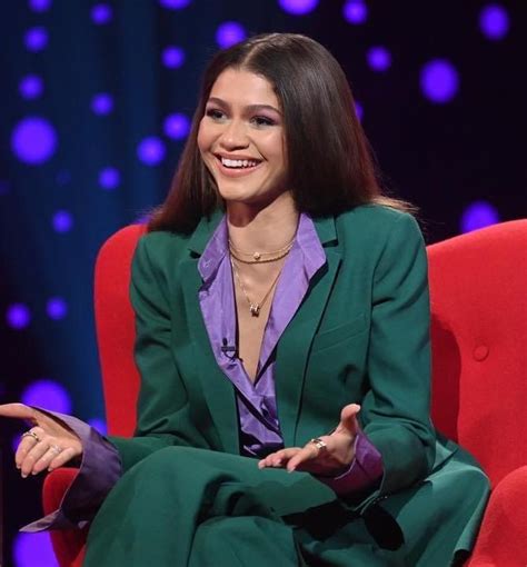 zendaya green suit inspiration