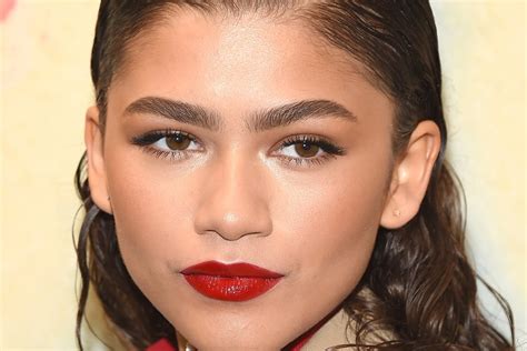 Zendaya Red Lips Makeup