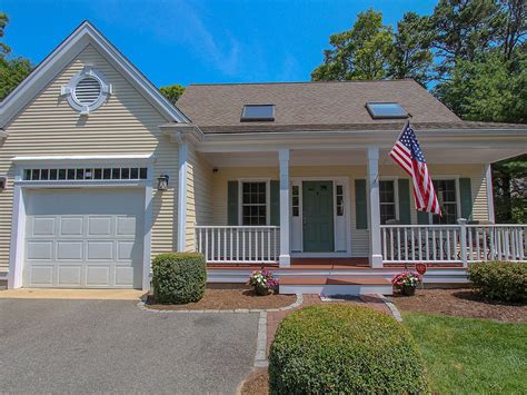 zillow centerville ma