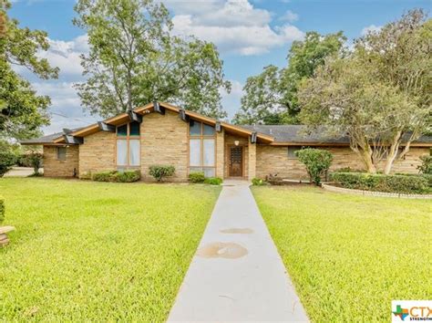 Zillow Nixon Texas