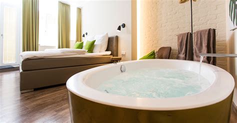 Zimmer mit Badewanne, im 3 Sterne Hotel