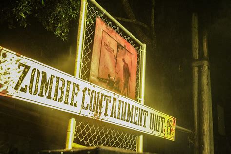 Zombie Shooting Haunted House