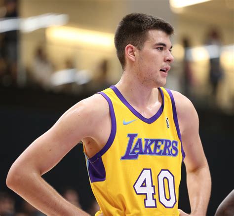 zubac lakers news today signings