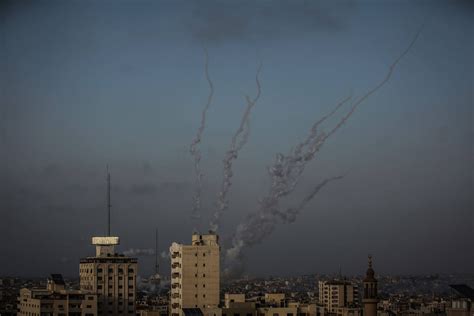 以色列谢莫纳城遭火箭弹袭击