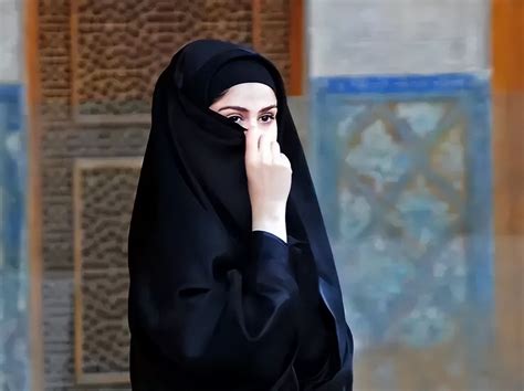 伊朗女性为什么要戴头巾