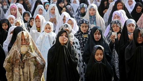 伊朗女性服装